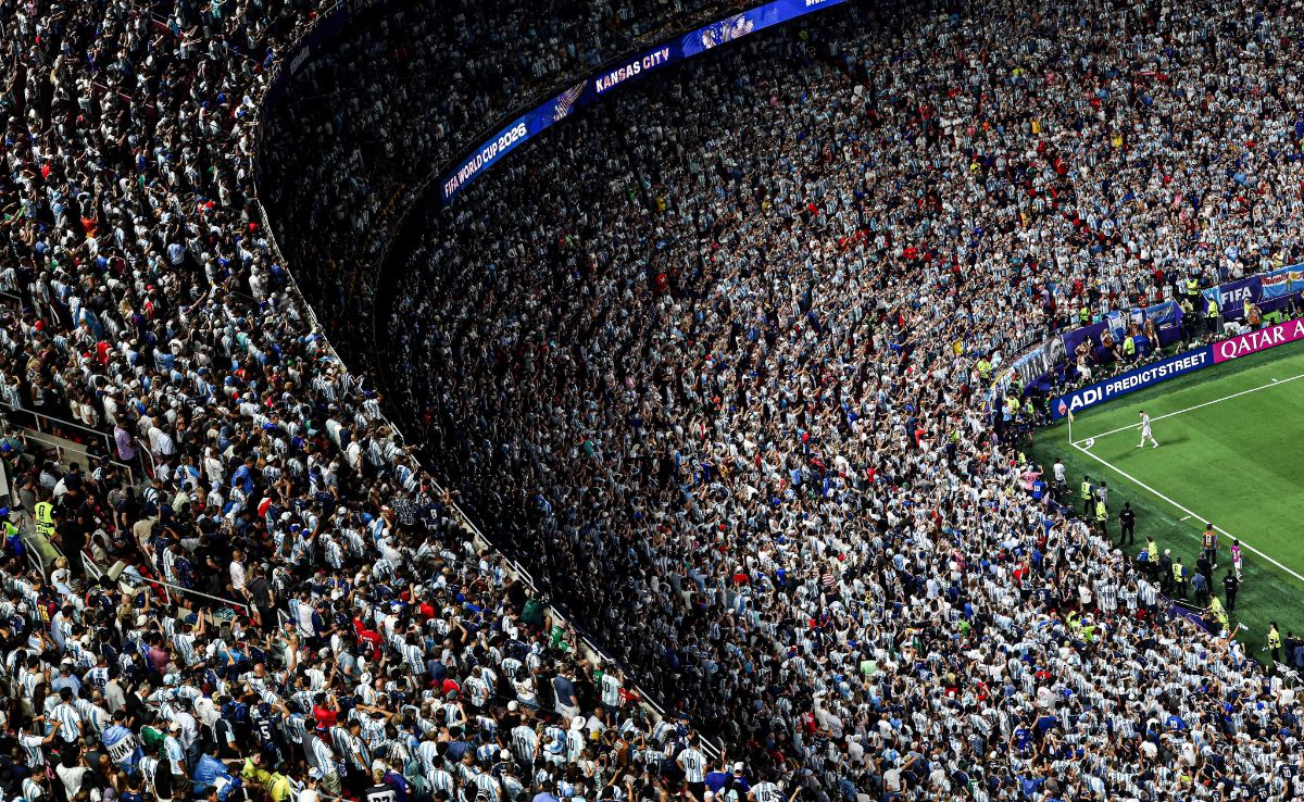 One man. An entire ocean of devotion