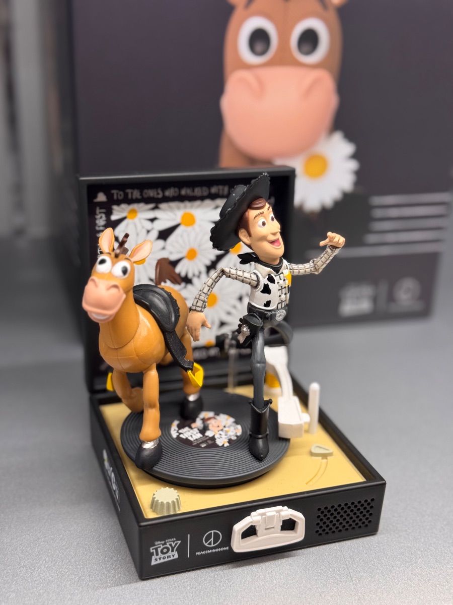 G-Dragon’s PEACEMINUSONE x Toy Story merch collection is officially too cute to handle!