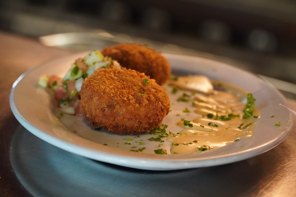 Abalonetti Bar & Grill Gallery