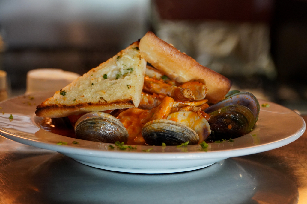 Abalonetti Bar & Grill Gallery