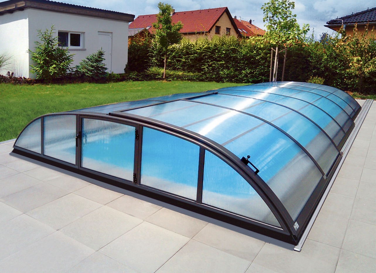 Azure Flat – Low pool enclosure