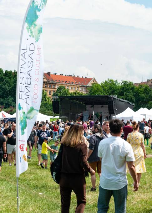 Street food festivaly a gastro akce v Praze: Kompletní průvodce