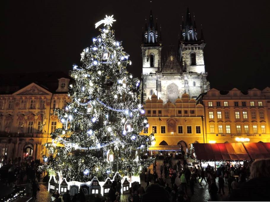 Vánoční a adventní trhy v Praze 2026: Kam za nejlepším street foodem