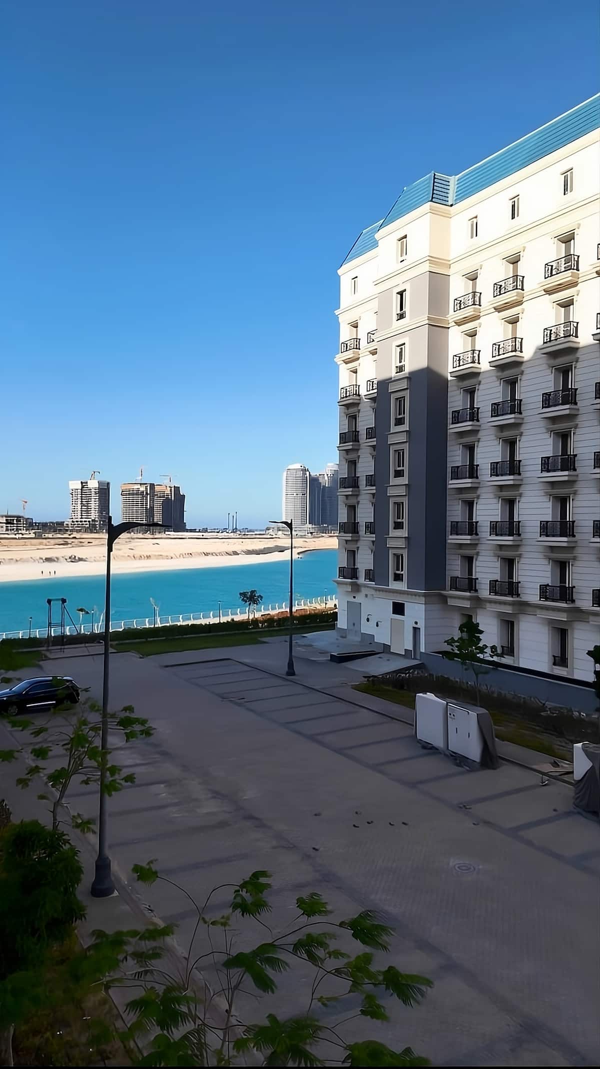 Charming Two Bedrooms Apartment with Lagoon View