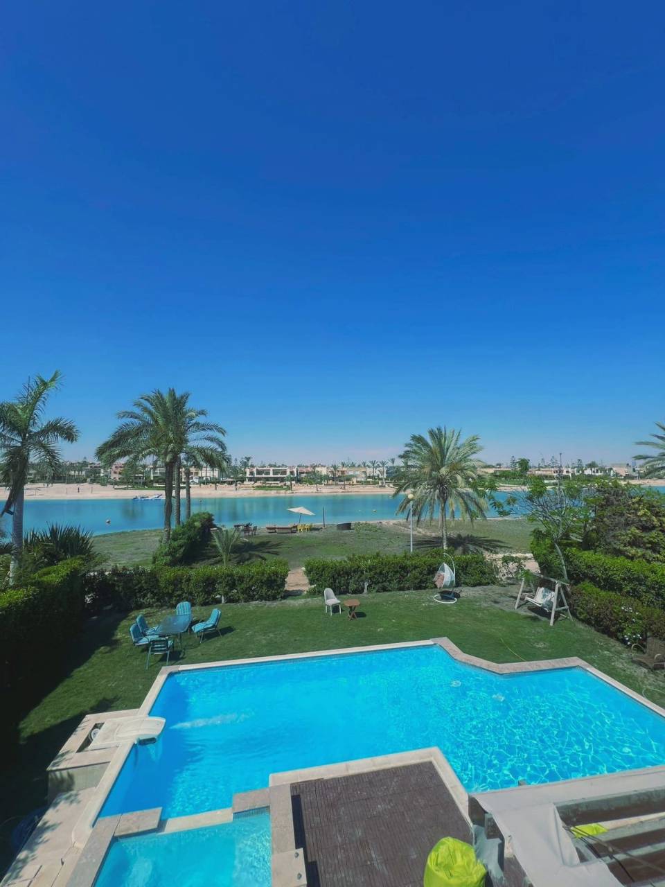 Luxurious Private Pool Villa with Sandy Lagoon View in Marina 5
