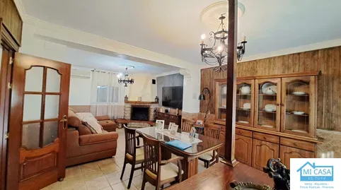 Casa adosada en venta en Avenida de Andalucía, 1, Fuente Vaqueros, Granada - foto 3 de 5 (Fuente Vaqueros)