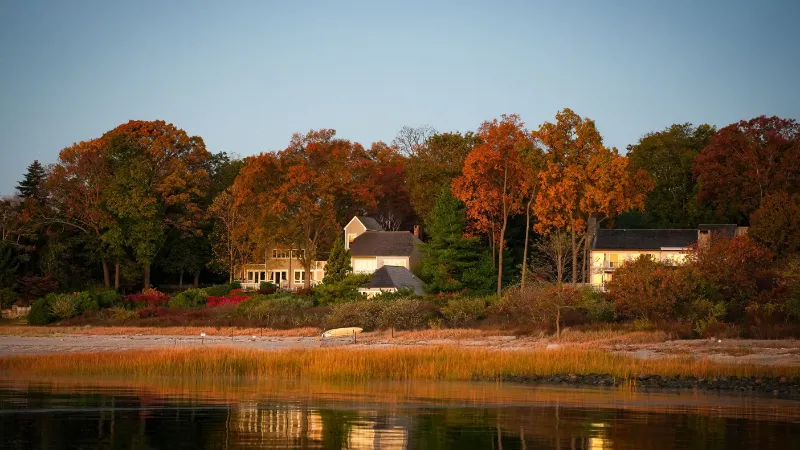 Follaje de otoño sobre la costa del noreste de Estados Unidos