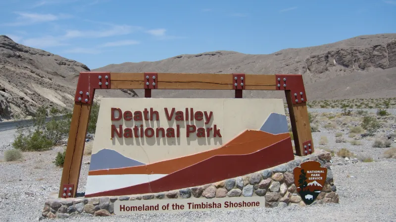 Cartel de entrada al parque nacional Death Valley, en California
