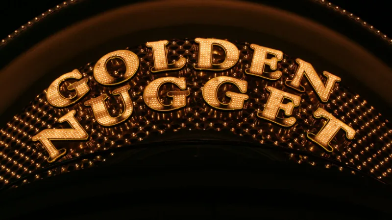Cartel de neón del Golden Nugget en Fremont Street, Las Vegas