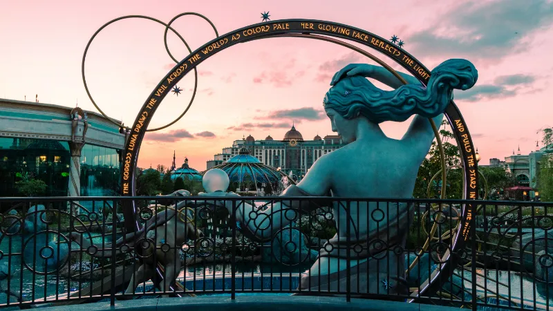 Fuente de Celestial Park al atardecer, en Universal Epic Universe