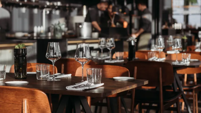 Reserva restaurantes con tiempo.