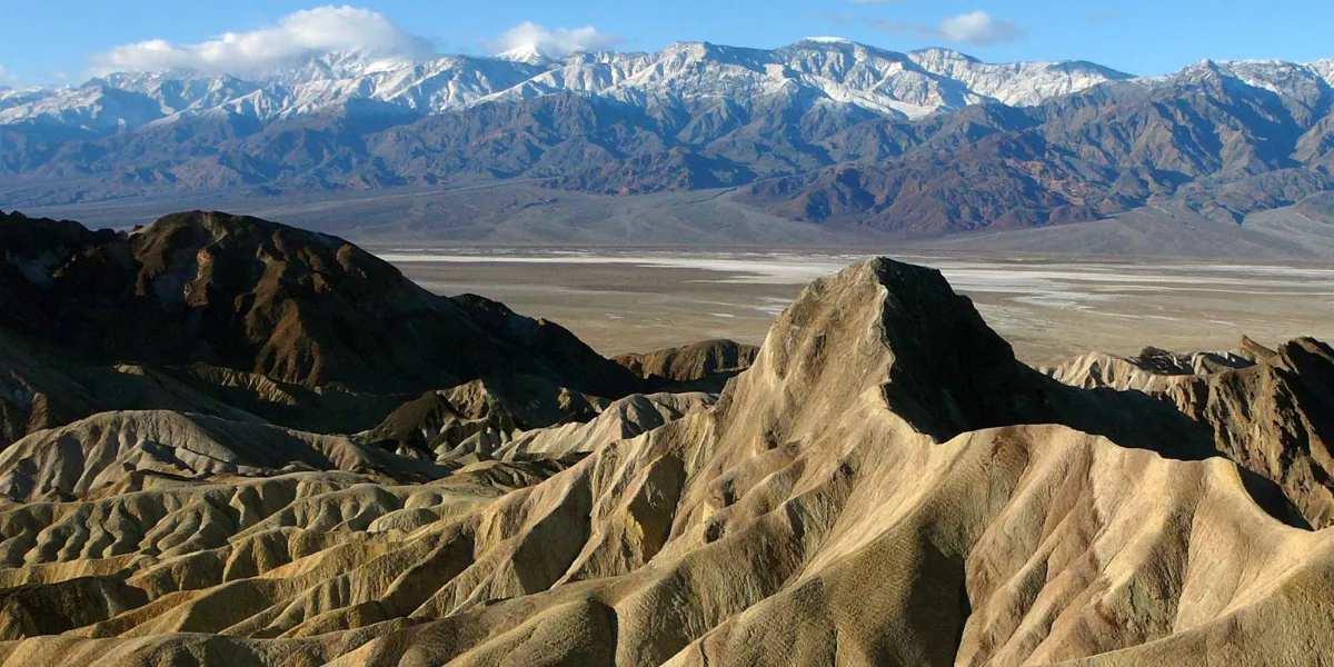 Death Valley después de la inundación: qué rutas están cerradas y cómo planear tu road trip de otoño