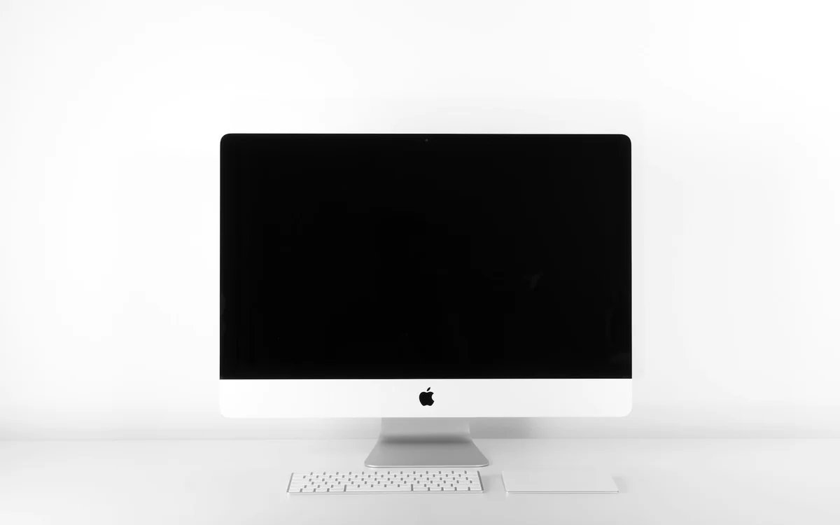 Transforma tu espacio de trabajo: Aprende a organizar cables