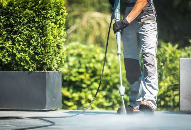 The Benefits of Pressure Washing Your Lawn Surfaces in Winter