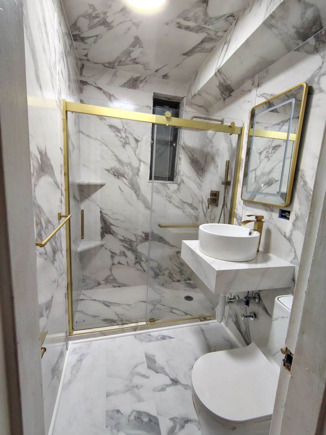 Gallery image 682