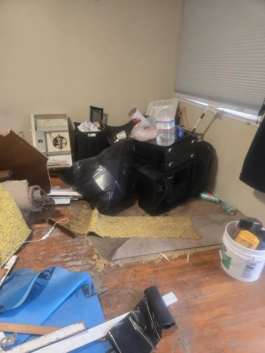 Eduardo Hauling Junk Removal