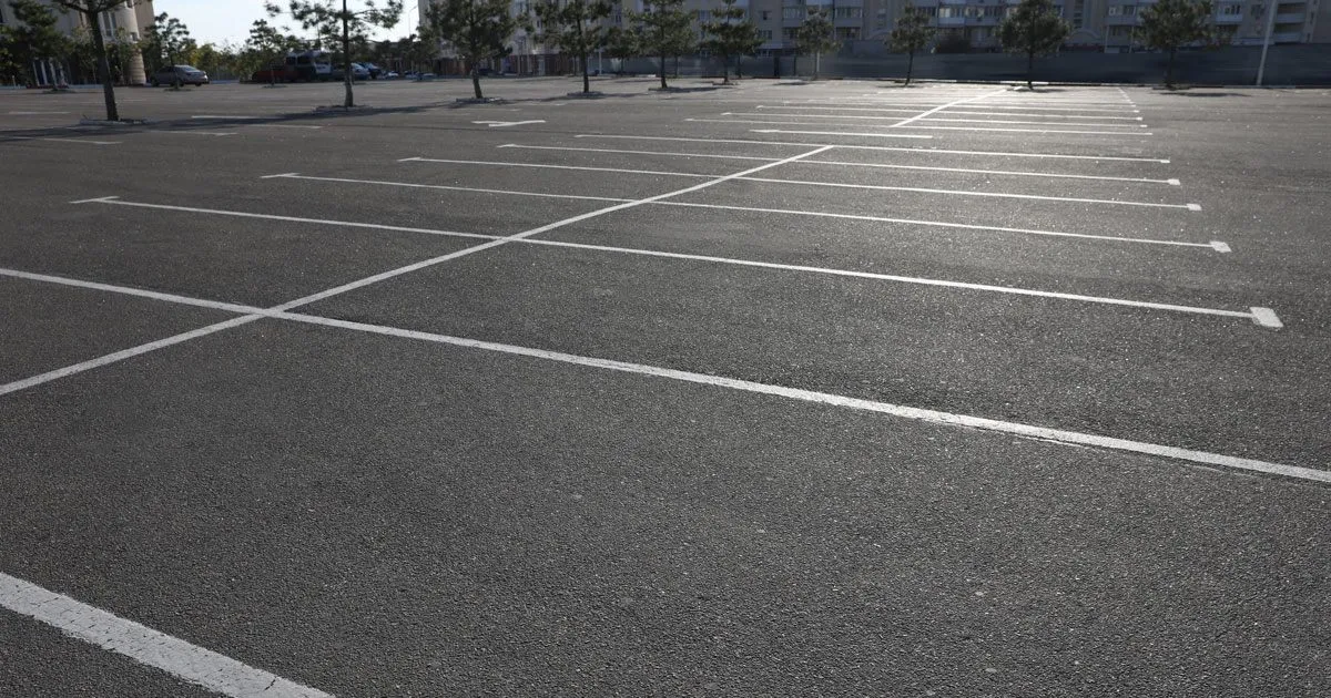 Spacious parking