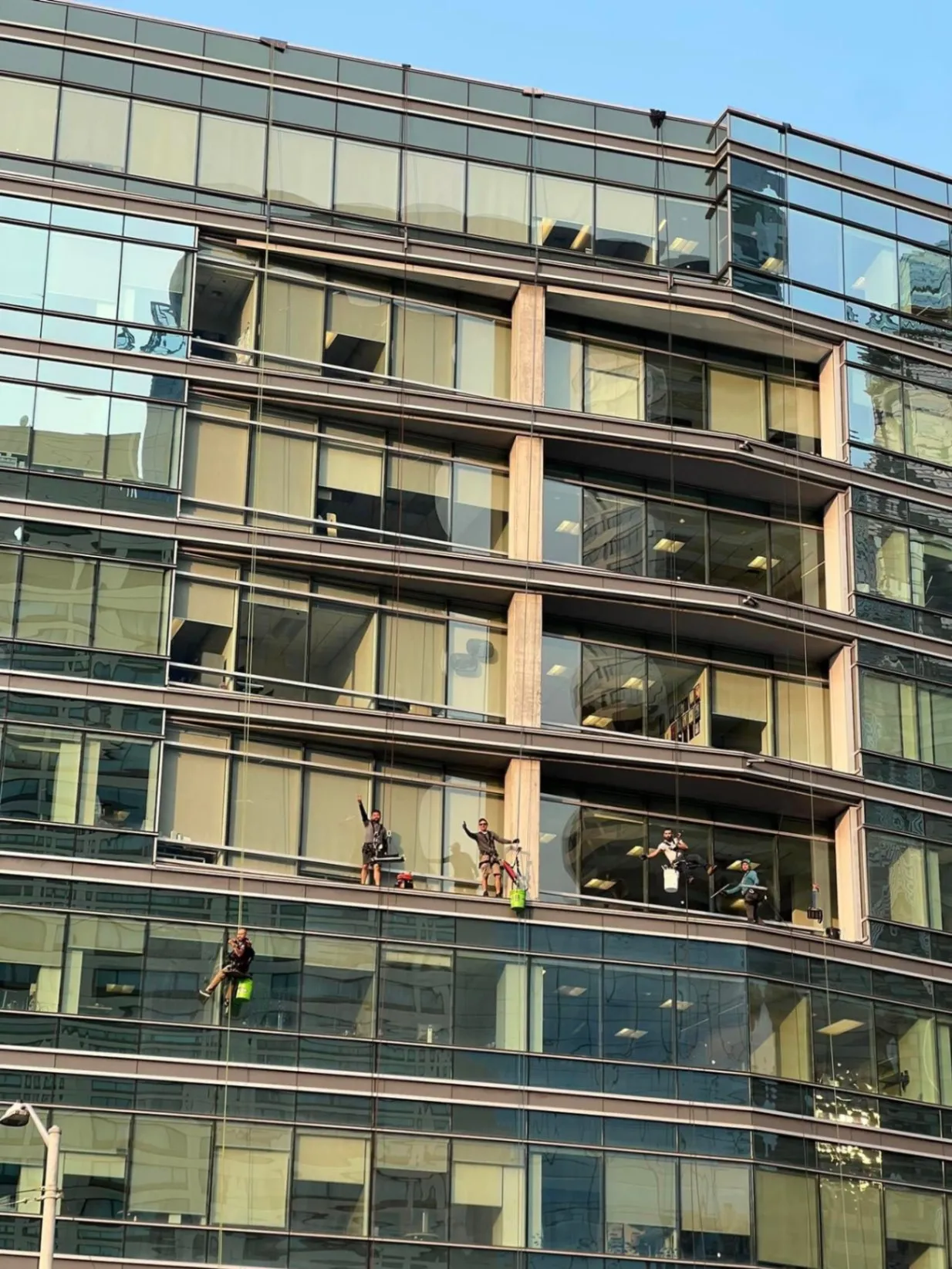 MVM WINDOW CLEANING LLC