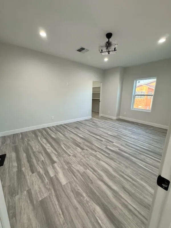 Gallery image 13