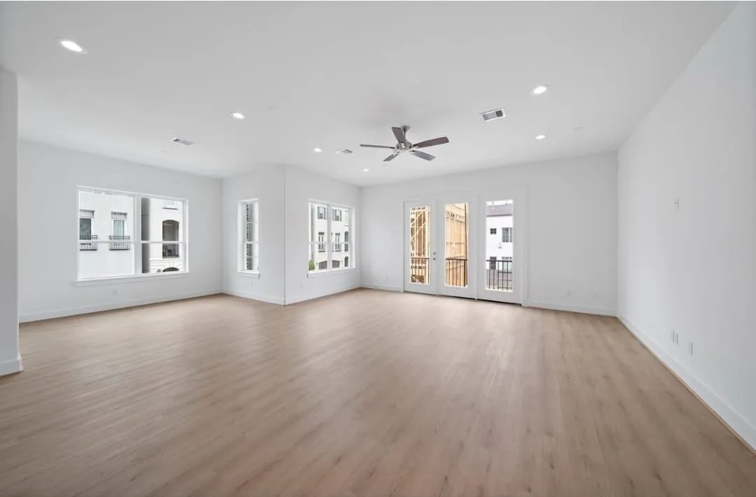 Gallery image 18