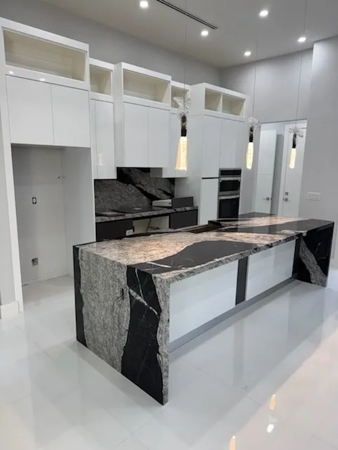 https://firebasestorage.googleapis.com/v0/b/genius-tech-crm.appspot.com/o/galleryClientes%2FLZS9LajfMwJFP1whPBWX%2FfotosCliente%2F0-Del%20Rey%20Countertops%20Inc%20(18).webp?alt=media&token=7c8e1bc4-1c7a-44d9-970d-2a89ac494226