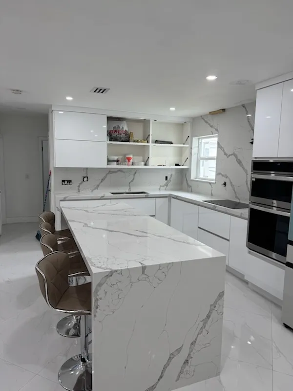 https://firebasestorage.googleapis.com/v0/b/genius-tech-crm.appspot.com/o/galleryClientes%2FLZS9LajfMwJFP1whPBWX%2FfotosCliente%2F2-Del%20Rey%20Countertops%20Inc%20(7).webp?alt=media&token=456ae7fc-36e4-44a1-b268-7d10b3ee59ca