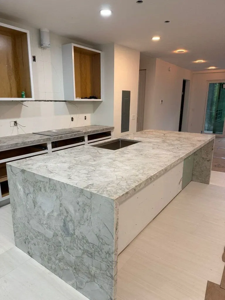 https://firebasestorage.googleapis.com/v0/b/genius-tech-crm.appspot.com/o/galleryClientes%2FLZS9LajfMwJFP1whPBWX%2FfotosCliente%2F3-Del%20Rey%20Countertops%20Inc%20(2).webp?alt=media&token=d85e7588-d591-4e01-88e0-86a808be2240