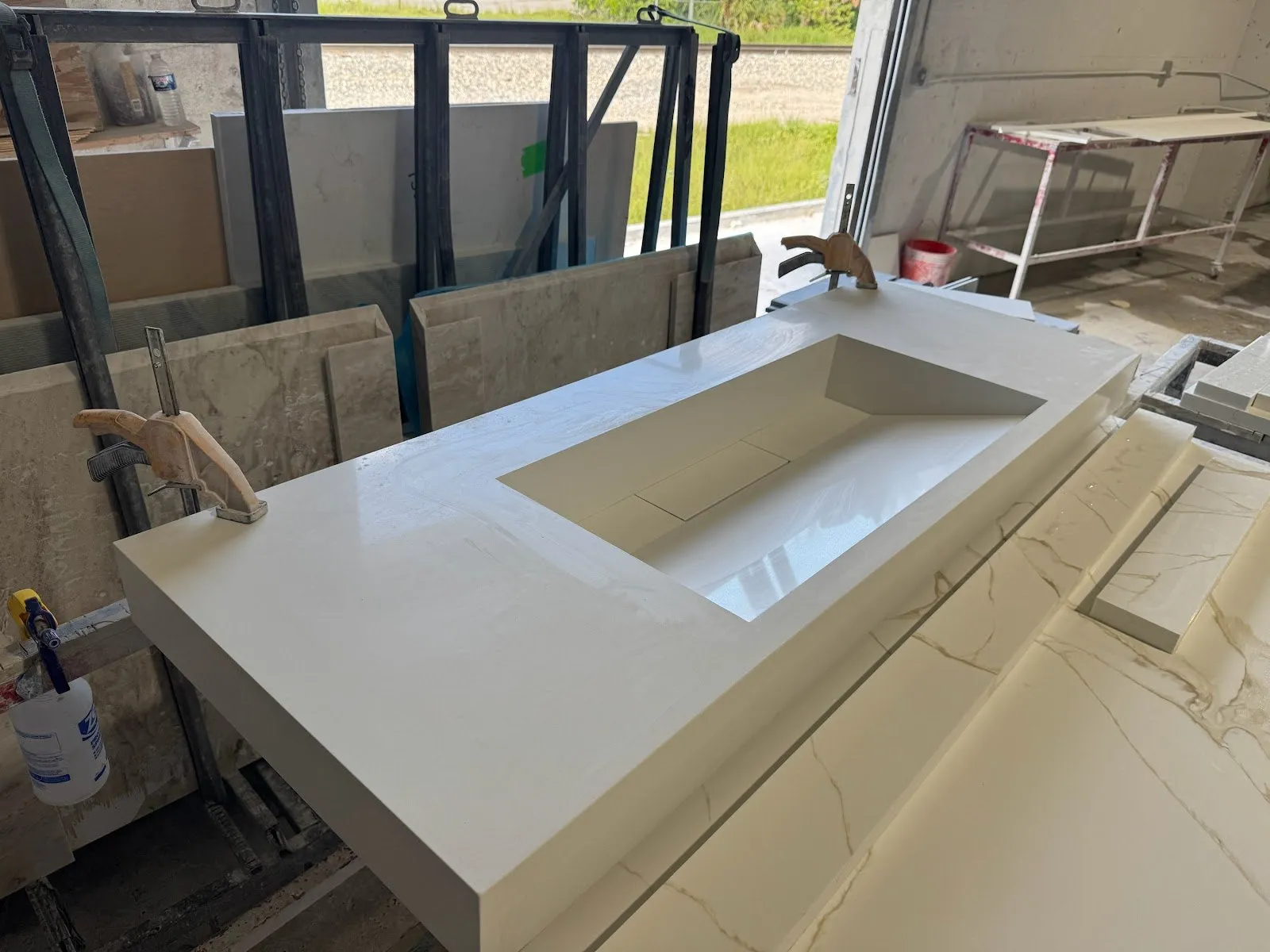 https://firebasestorage.googleapis.com/v0/b/genius-tech-crm.appspot.com/o/galleryClientes%2FLZS9LajfMwJFP1whPBWX%2FfotosCliente%2F4-Del%20Rey%20Countertops%20Inc%20(12).webp?alt=media&token=e9573b1a-5112-455c-9eeb-49118e2dc2cc