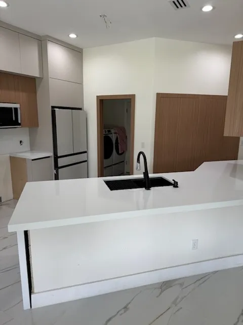 https://firebasestorage.googleapis.com/v0/b/genius-tech-crm.appspot.com/o/galleryClientes%2FLZS9LajfMwJFP1whPBWX%2FfotosCliente%2F5-Del%20Rey%20Countertops%20Inc%20(3).webp?alt=media&token=527e1e18-8415-45fc-841d-f4b6ac1b4141