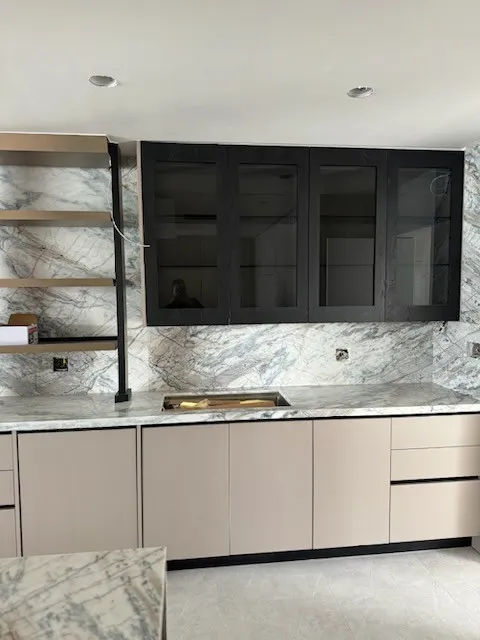 https://firebasestorage.googleapis.com/v0/b/genius-tech-crm.appspot.com/o/galleryClientes%2FLZS9LajfMwJFP1whPBWX%2FfotosCliente%2FDel%20Rey%20Countertops%20%20A%20(11).webp?alt=media&token=8e5b52c9-5711-4647-b6db-c01d684c1786