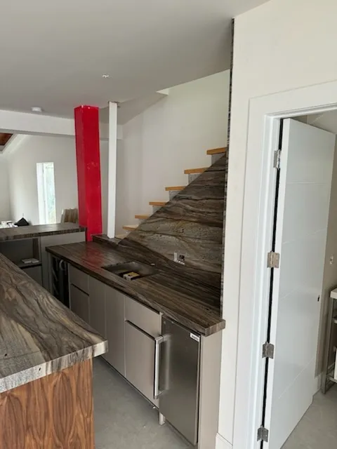 https://firebasestorage.googleapis.com/v0/b/genius-tech-crm.appspot.com/o/galleryClientes%2FLZS9LajfMwJFP1whPBWX%2FfotosCliente%2FDel%20Rey%20Countertops%20%20A%20(16).webp?alt=media&token=0350863c-9099-4d8f-98e3-276c4080b7b4