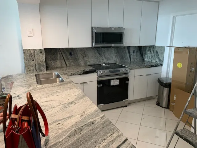 https://firebasestorage.googleapis.com/v0/b/genius-tech-crm.appspot.com/o/galleryClientes%2FLZS9LajfMwJFP1whPBWX%2FfotosCliente%2FDel%20Rey%20Countertops%20%20A%20(42).webp?alt=media&token=15bc5d4e-fc32-47a8-9293-9a033f52be00