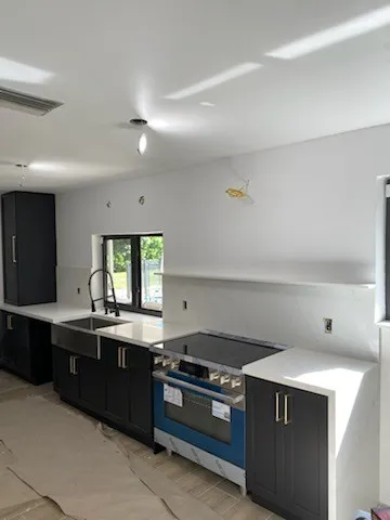 https://firebasestorage.googleapis.com/v0/b/genius-tech-crm.appspot.com/o/galleryClientes%2FLZS9LajfMwJFP1whPBWX%2FfotosCliente%2FDel%20Rey%20Countertops%20%20A%20(60).webp?alt=media&token=64099be2-6f16-44e0-bea8-8137adf33045