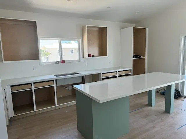 https://firebasestorage.googleapis.com/v0/b/genius-tech-crm.appspot.com/o/galleryClientes%2FLZS9LajfMwJFP1whPBWX%2FfotosCliente%2FDel%20Rey%20Countertops%20B%20(42).webp?alt=media&token=e70fd06d-e186-4273-93b7-1fcb12bd4c04
