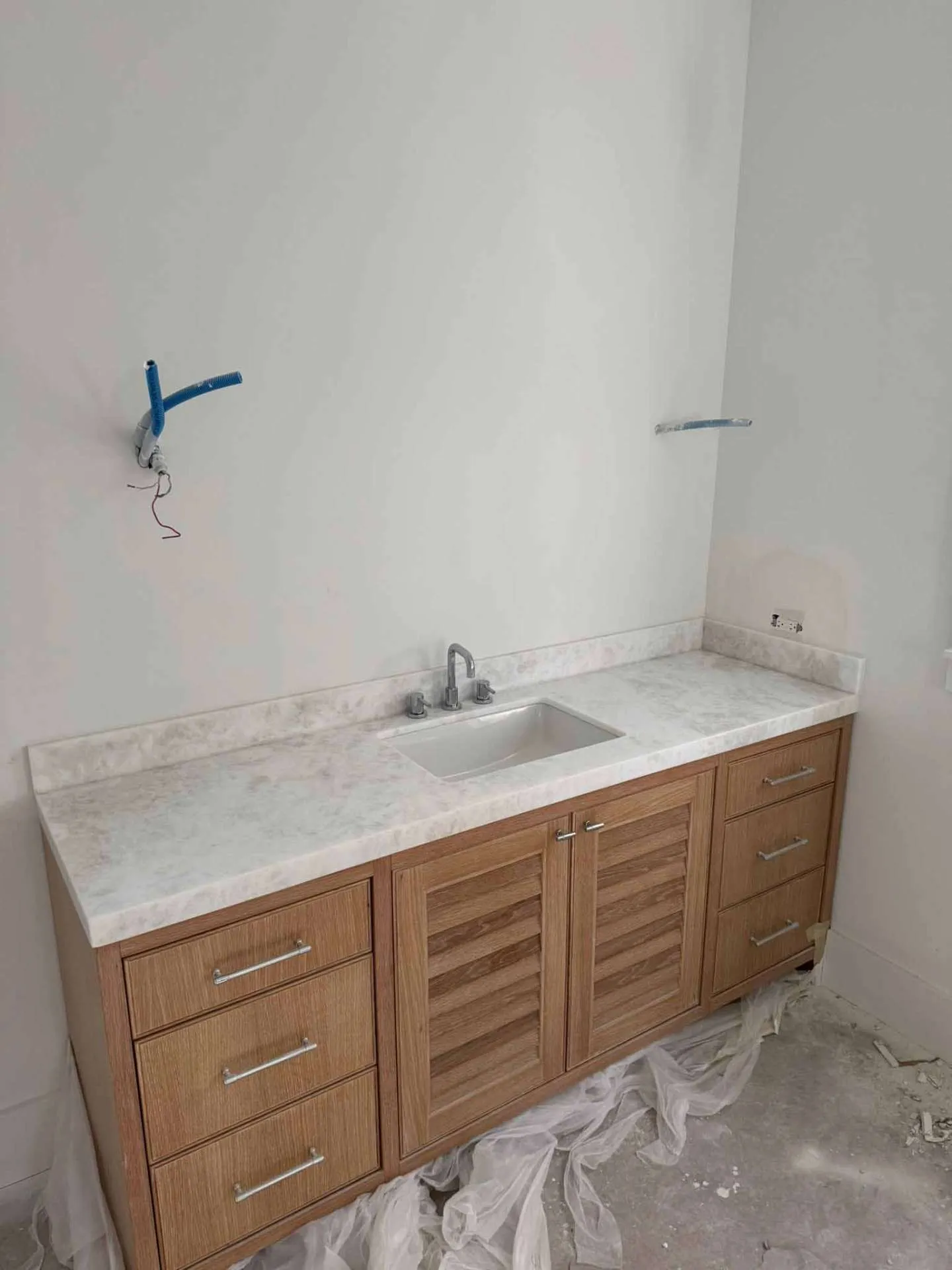 https://firebasestorage.googleapis.com/v0/b/genius-tech-crm.appspot.com/o/galleryClientes%2FLZS9LajfMwJFP1whPBWX%2FfotosCliente%2FDel%20Rey%20Countertops%20Fots%20RT%20(19).webp?alt=media&token=a2022d22-ce25-4691-ad13-5884ee61ebe7