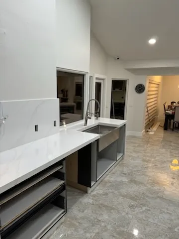 https://firebasestorage.googleapis.com/v0/b/genius-tech-crm.appspot.com/o/galleryClientes%2FLZS9LajfMwJFP1whPBWX%2FfotosCliente%2FDel%20Rey%20Countertops%20I%20(13).webp?alt=media&token=e1369f45-2b12-4bc0-bcc5-b90ea4ad9fdc