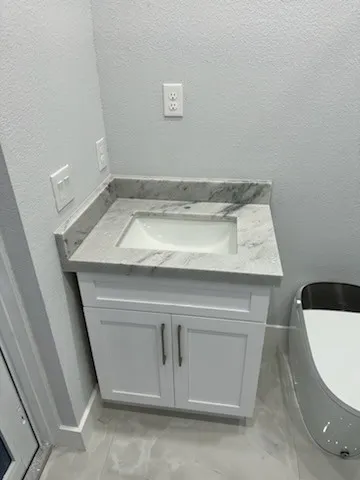 https://firebasestorage.googleapis.com/v0/b/genius-tech-crm.appspot.com/o/galleryClientes%2FLZS9LajfMwJFP1whPBWX%2FfotosCliente%2FDel%20Rey%20Countertops%20Inc%20-%2018%20Nov%202024%20(9).webp?alt=media&token=919000d2-e9b4-4f5e-b4e6-452853c61b4d