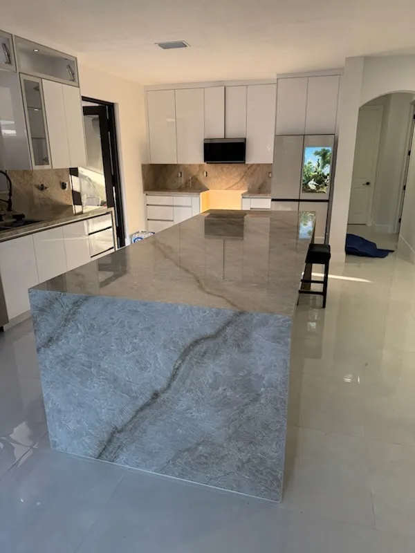 https://firebasestorage.googleapis.com/v0/b/genius-tech-crm.appspot.com/o/galleryClientes%2FLZS9LajfMwJFP1whPBWX%2FfotosCliente%2FDel%20Rey%20Countertops%20Inc%20ft%20(14).webp?alt=media&token=51c0bb04-cbf7-400d-8d90-fb8f85744237
