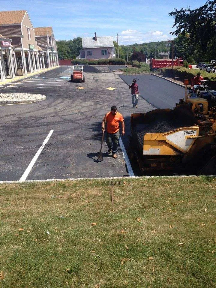 Blacktop Driveways & Parking Lots