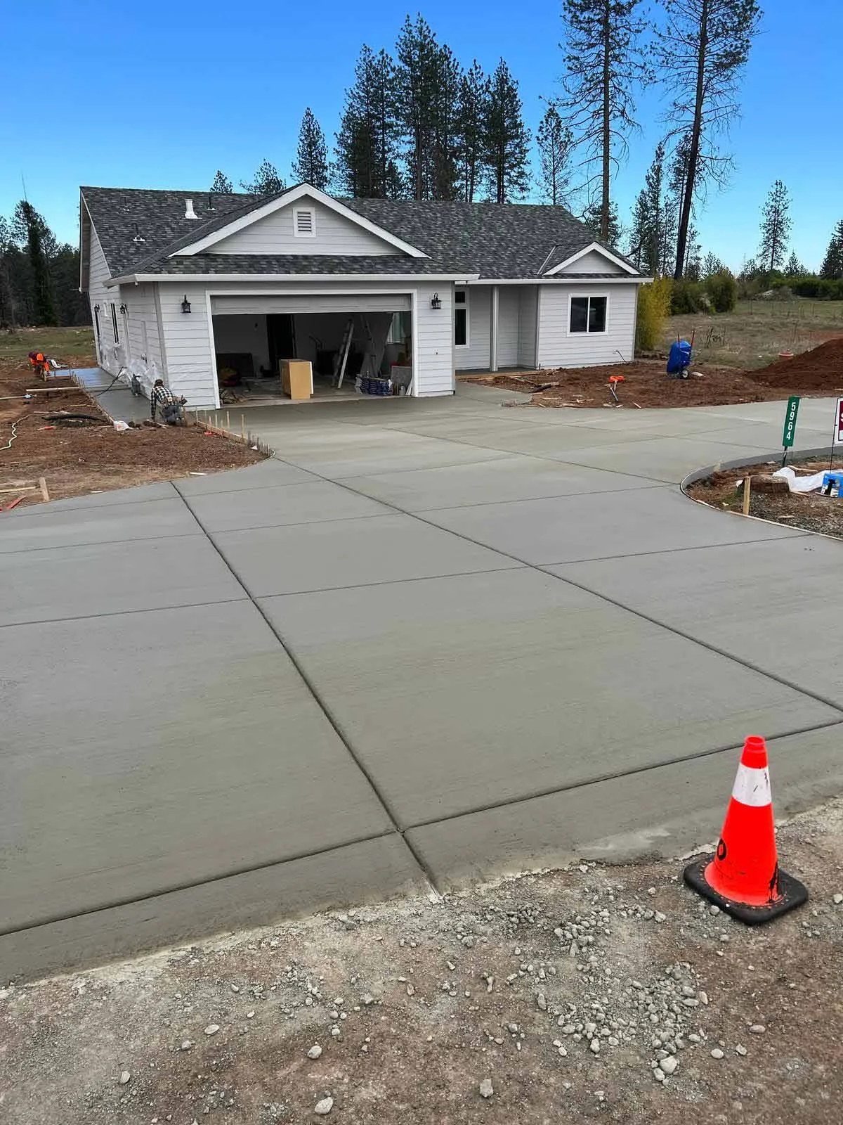 JHS concrete INC
