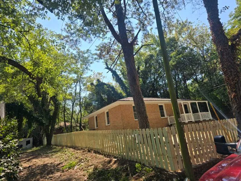 https://firebasestorage.googleapis.com/v0/b/genius-tech-crm.appspot.com/o/galleryClientes%2FcR0hR47TxRT7o8Vj8uAC%2FfotosCliente%2Fz2-wood%20fence%201%20(1).webp?alt=media&token=be32c357-5062-410d-990f-c6df80eec13c