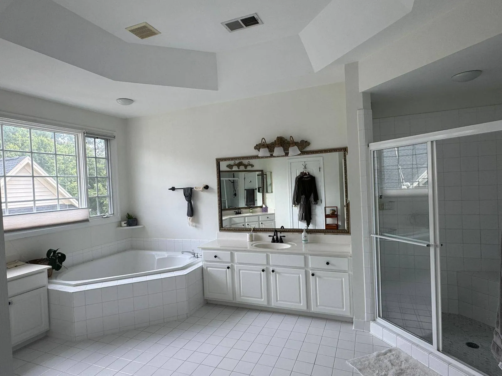 Gallery image 0
