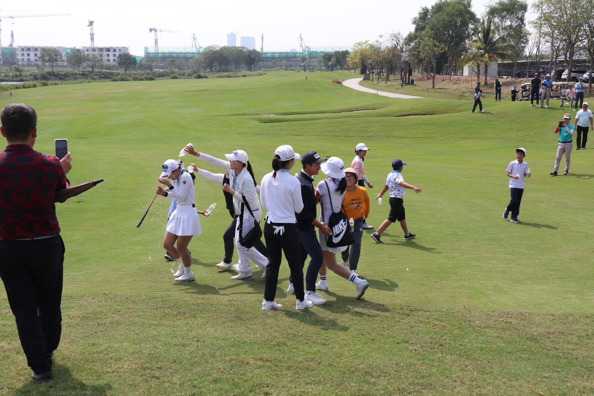 Ăn mừng niềm vui của các golfer 