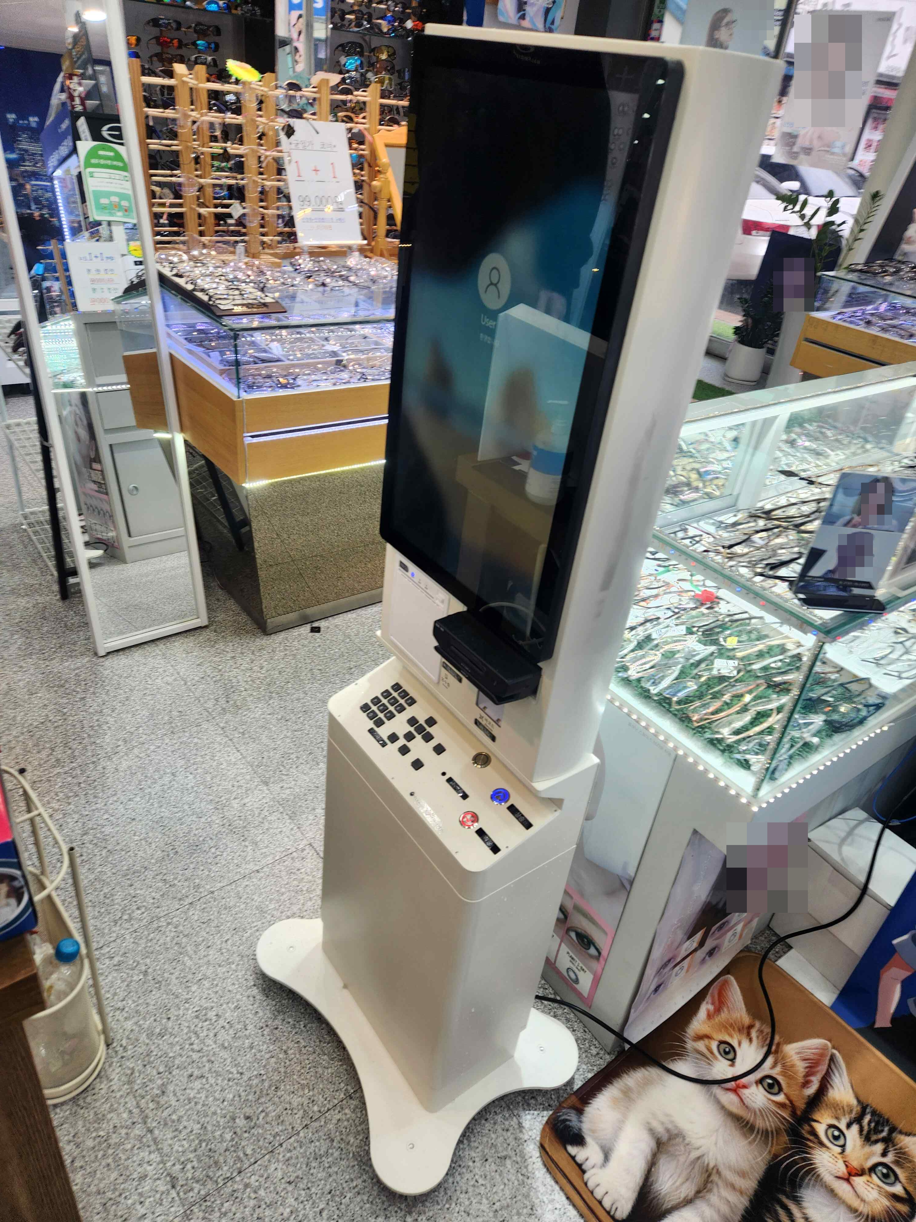 지니어스안경 배리어프리 키오스크 설치 후