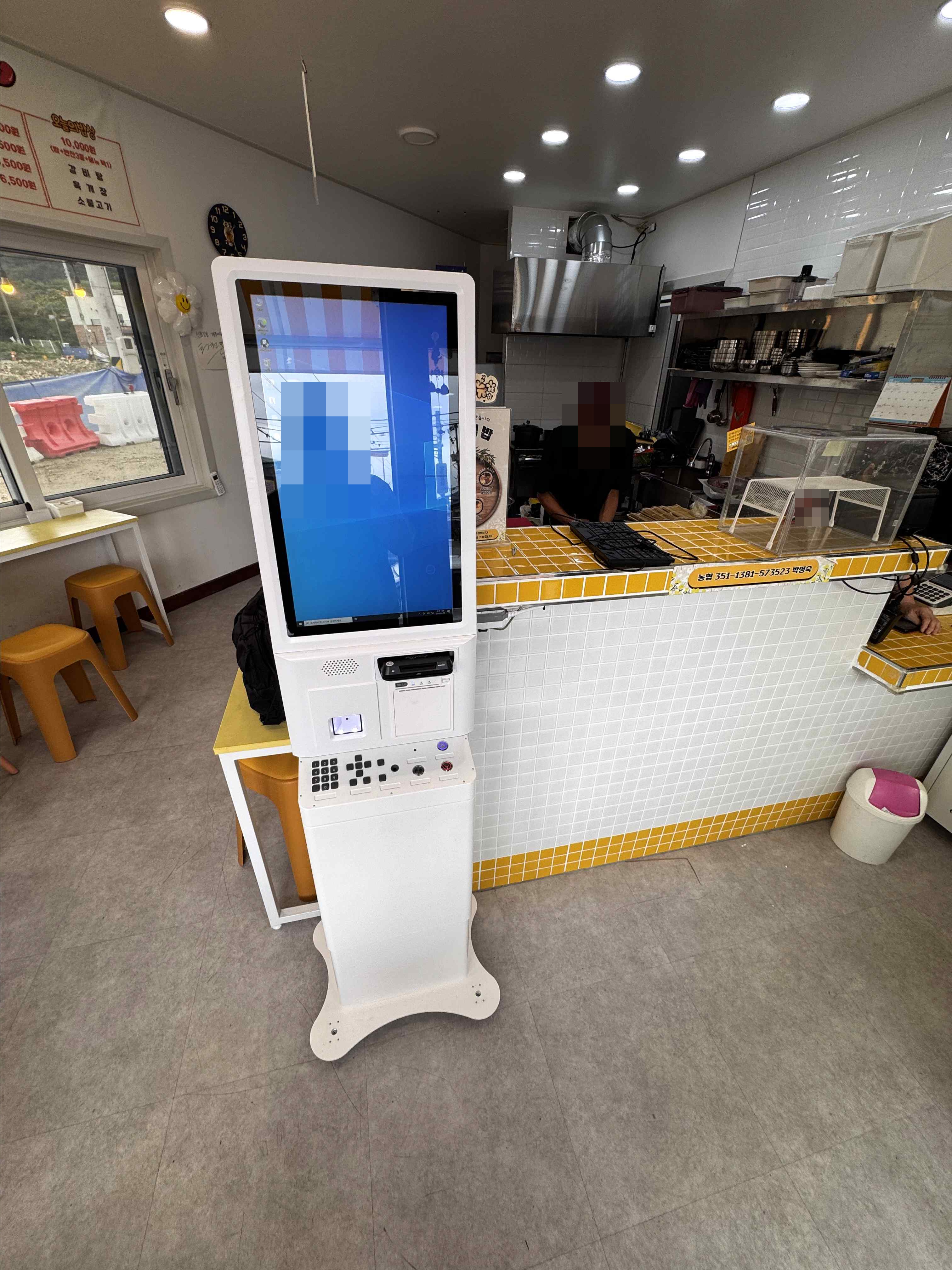 신림김밥 본점 배리어프리 키오스크 설치 후