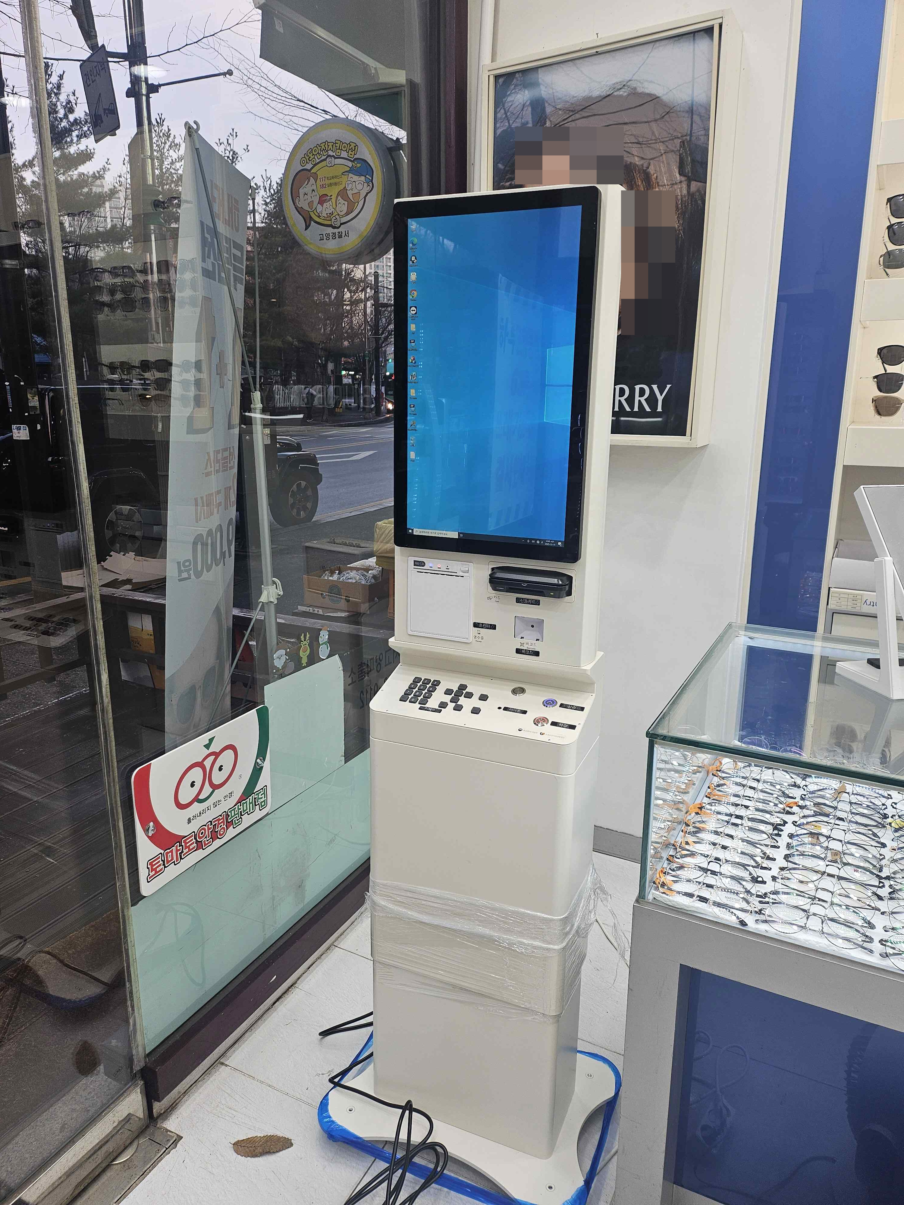 글라스온 동천점 배리어프리 키오스크 설치 후