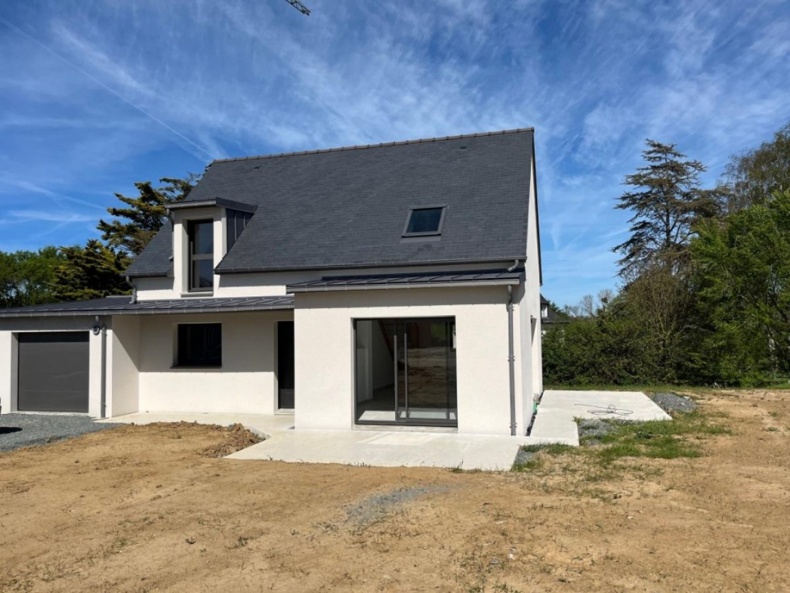 Garden before/after transformation - Zen landscaping with pool