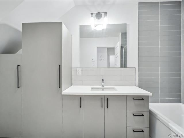 RENTAL - Modern 4 1/2 | 2024 Construction | Deux montagnes photo