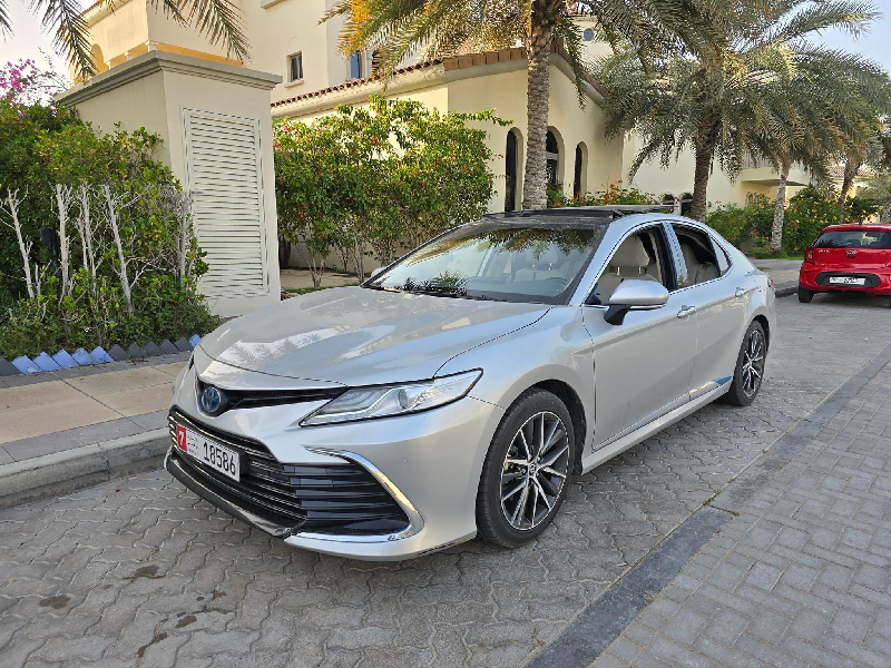 Toyota Camry Hybrid 2023