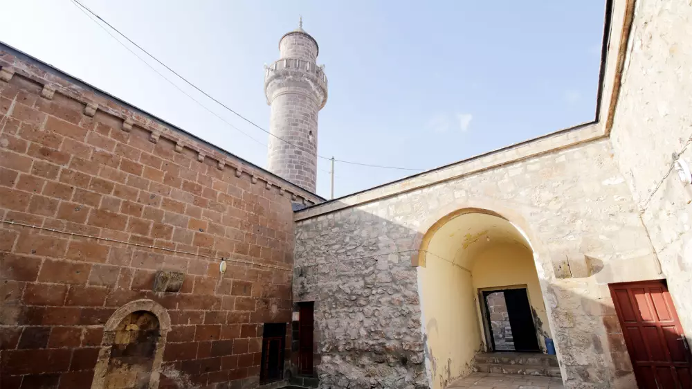 İzzettin Şir Mosque 